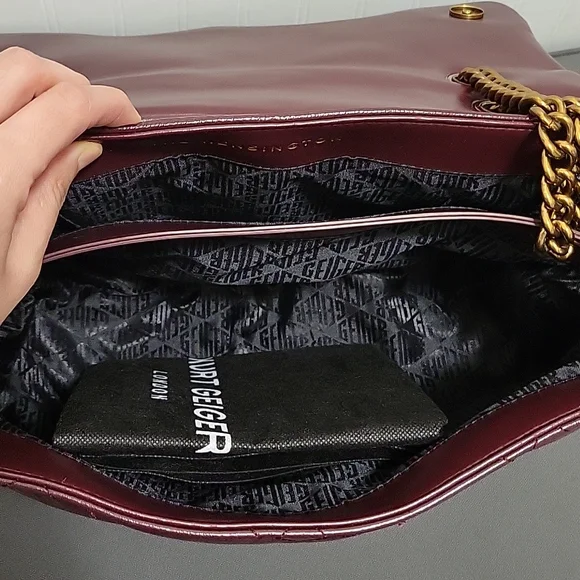 Kurt Geiger London XXL Kensington Soft Quilted Leather Convertible Shoulder Bag - Picture 6 of 8